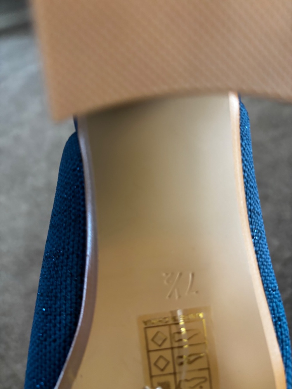 Cosy Island slip on heels - Picture 5 of 5